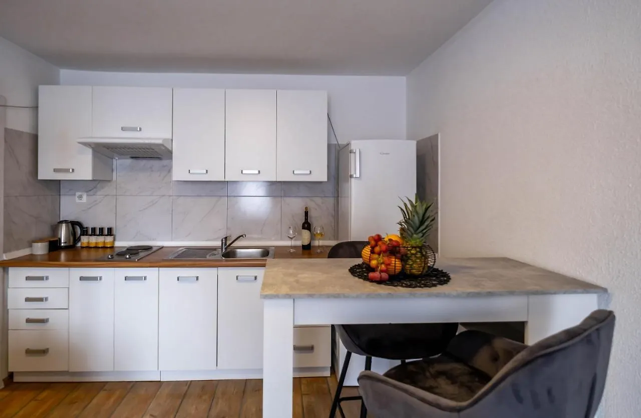 Studio Apartman Bueno Apartment Pula