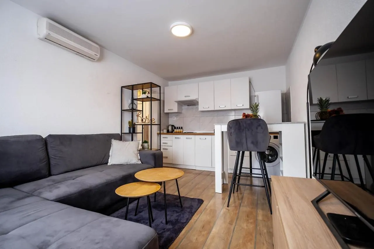Studio Apartman Bueno Apartment Pula