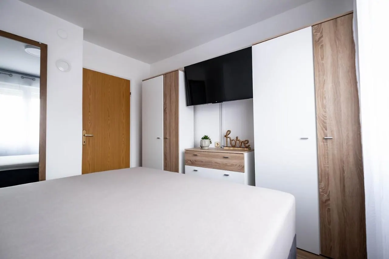 Studio Apartman Bueno Apartment Pula Croatia