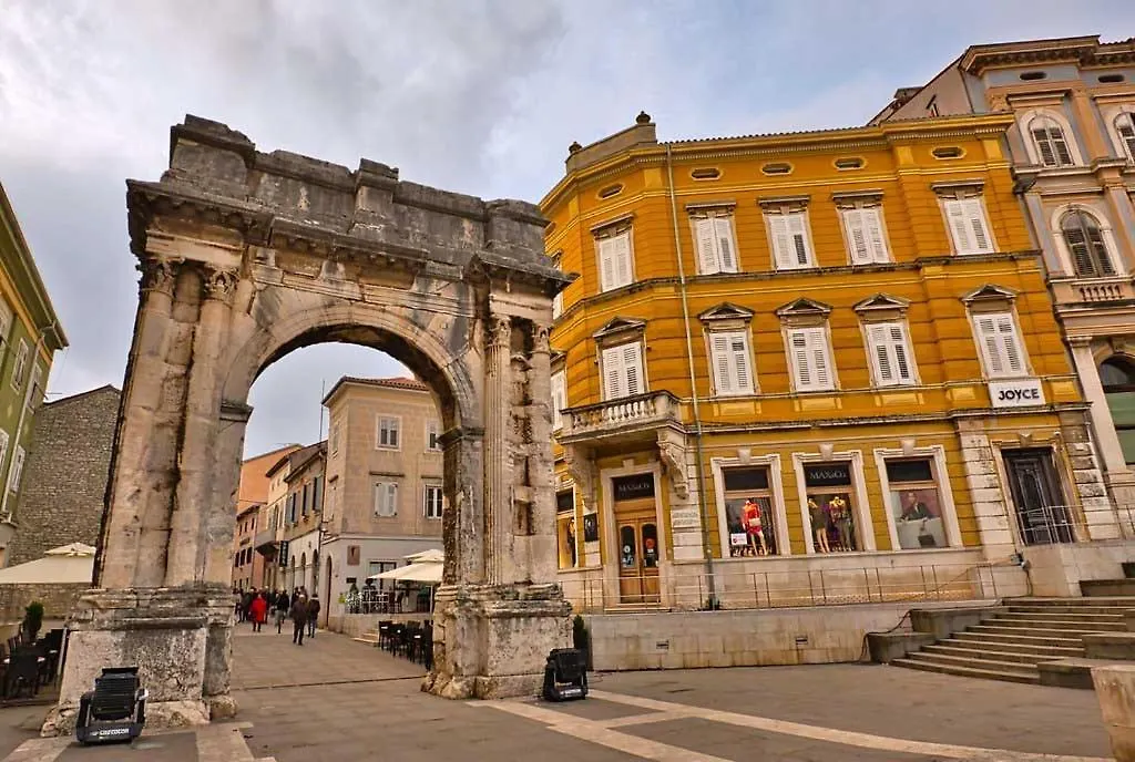 Studio Apartman Bueno Apartment Pula